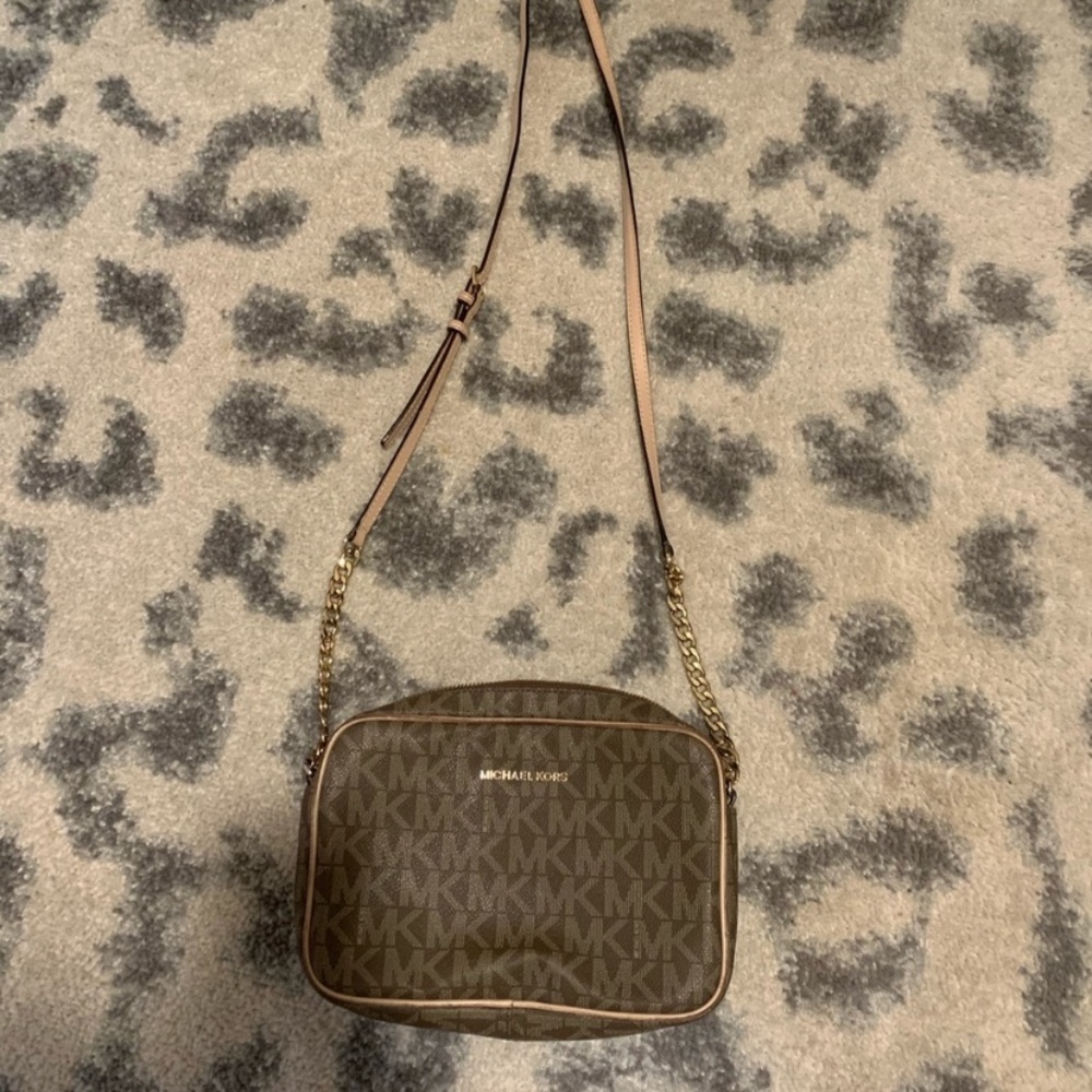 MK cross body
